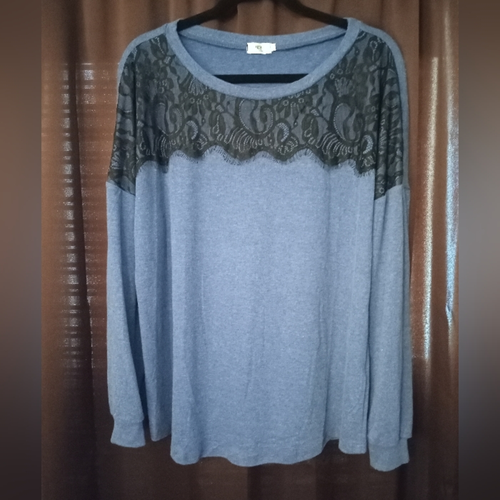 Naggoo Women's top